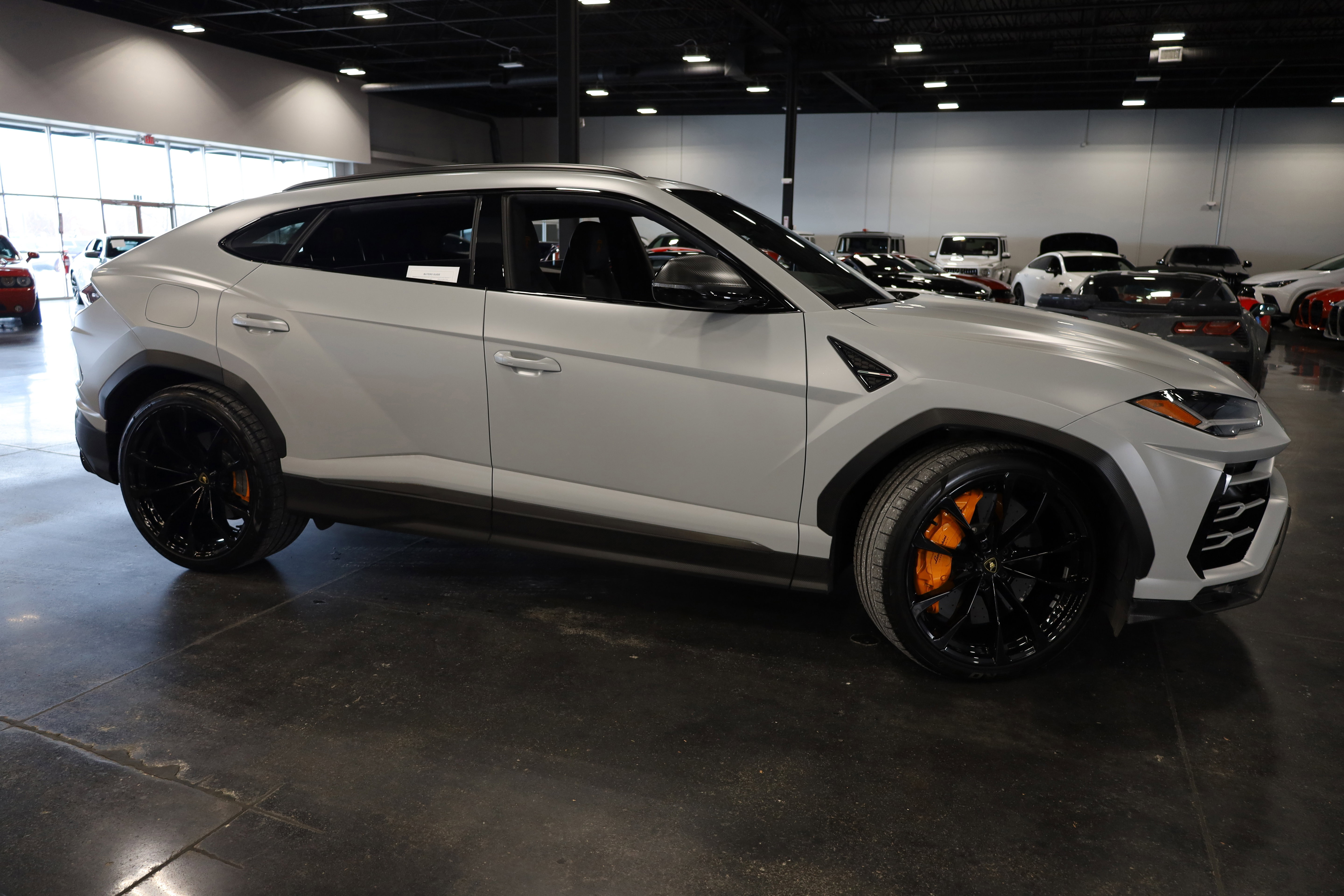 Used 2021 Lamborghini Urus image 9