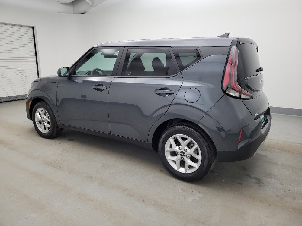 Used 2025 Kia Soul LX image 3
