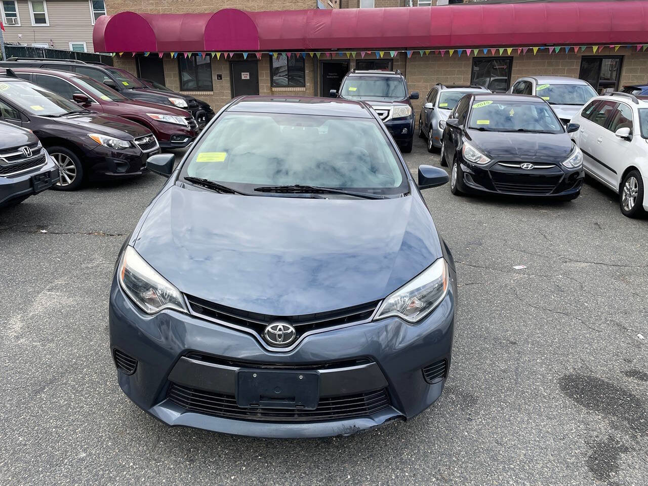 Used 2016 Toyota Corolla LE 4dr Sedan image 3