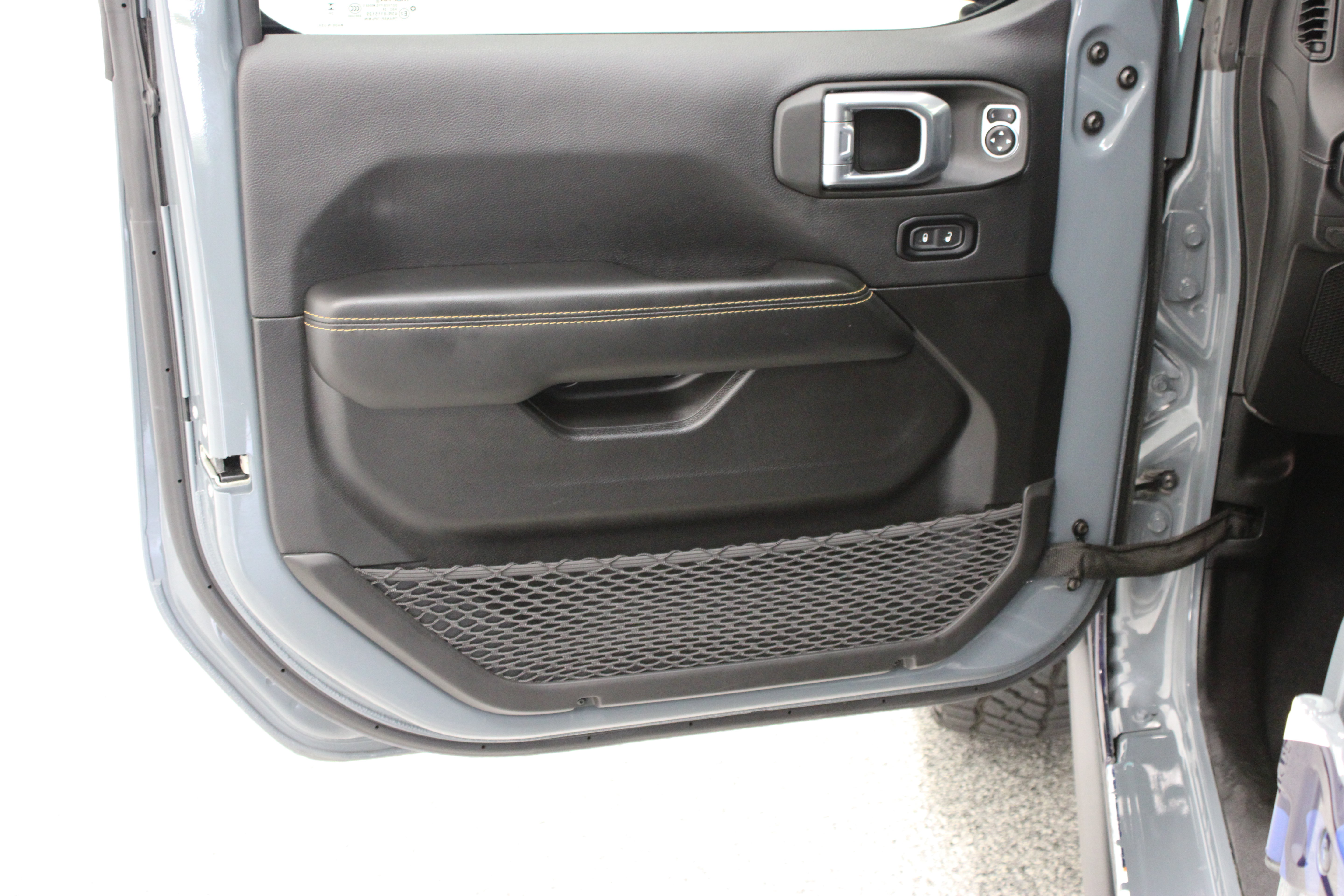Used 2025 Jeep Gladiator Sport AWD/4WD image 11