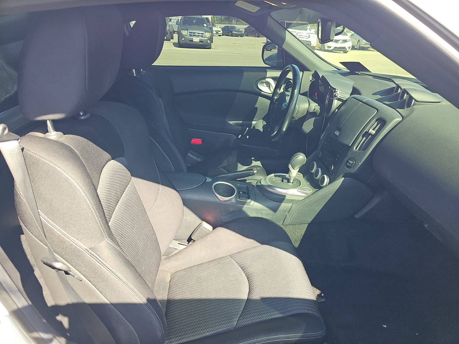 Used 2020 Nissan 370Z Coupe RWD image 10