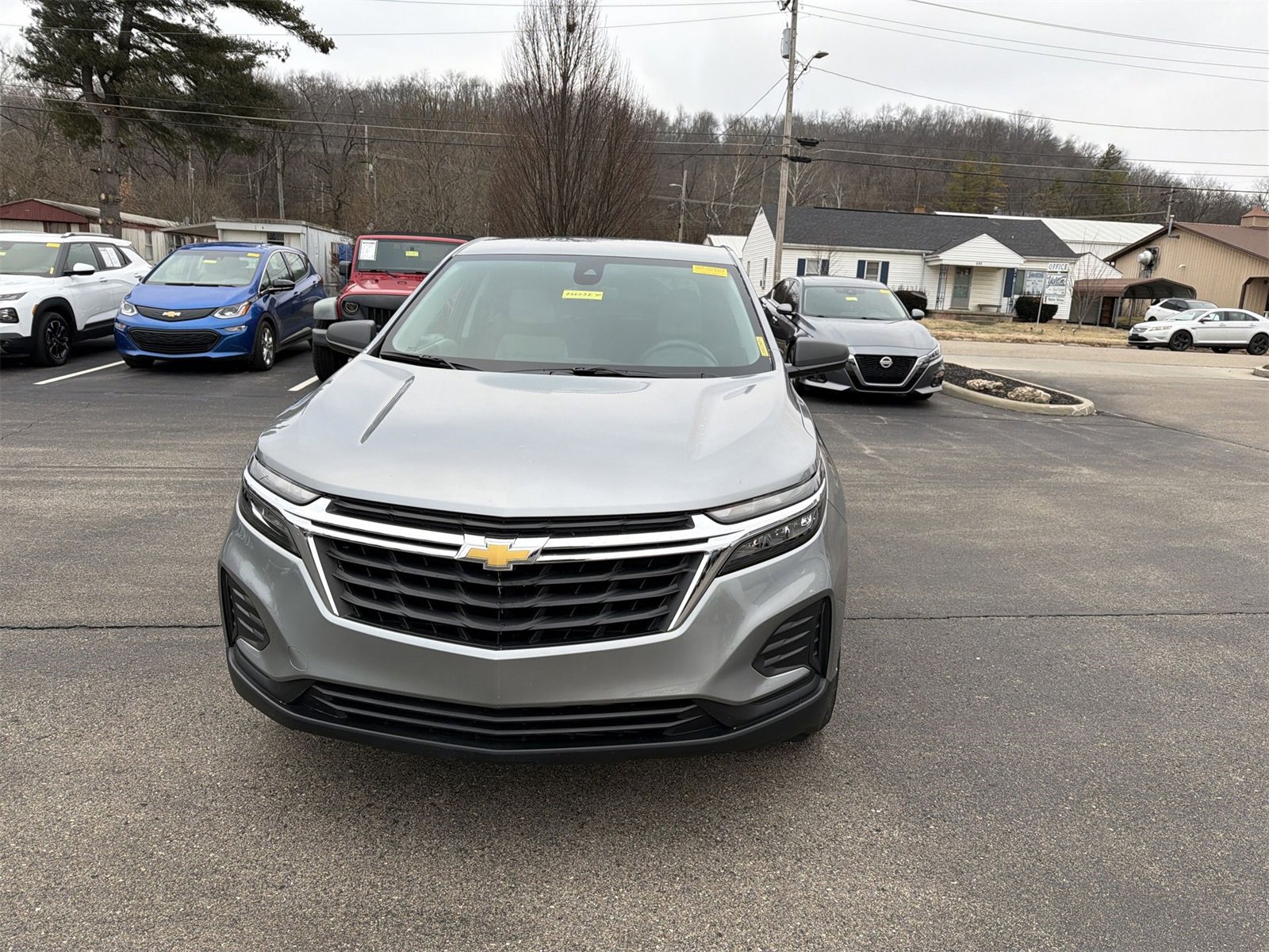 Used 2024 Chevrolet Equinox LS w/ LS Convenience Package image 3