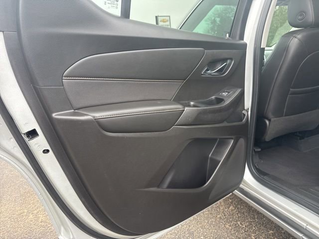 Used 2021 Chevrolet Traverse Premier image 36