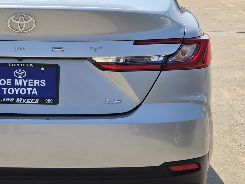 Used 2025 Toyota Camry LE FWD image 9