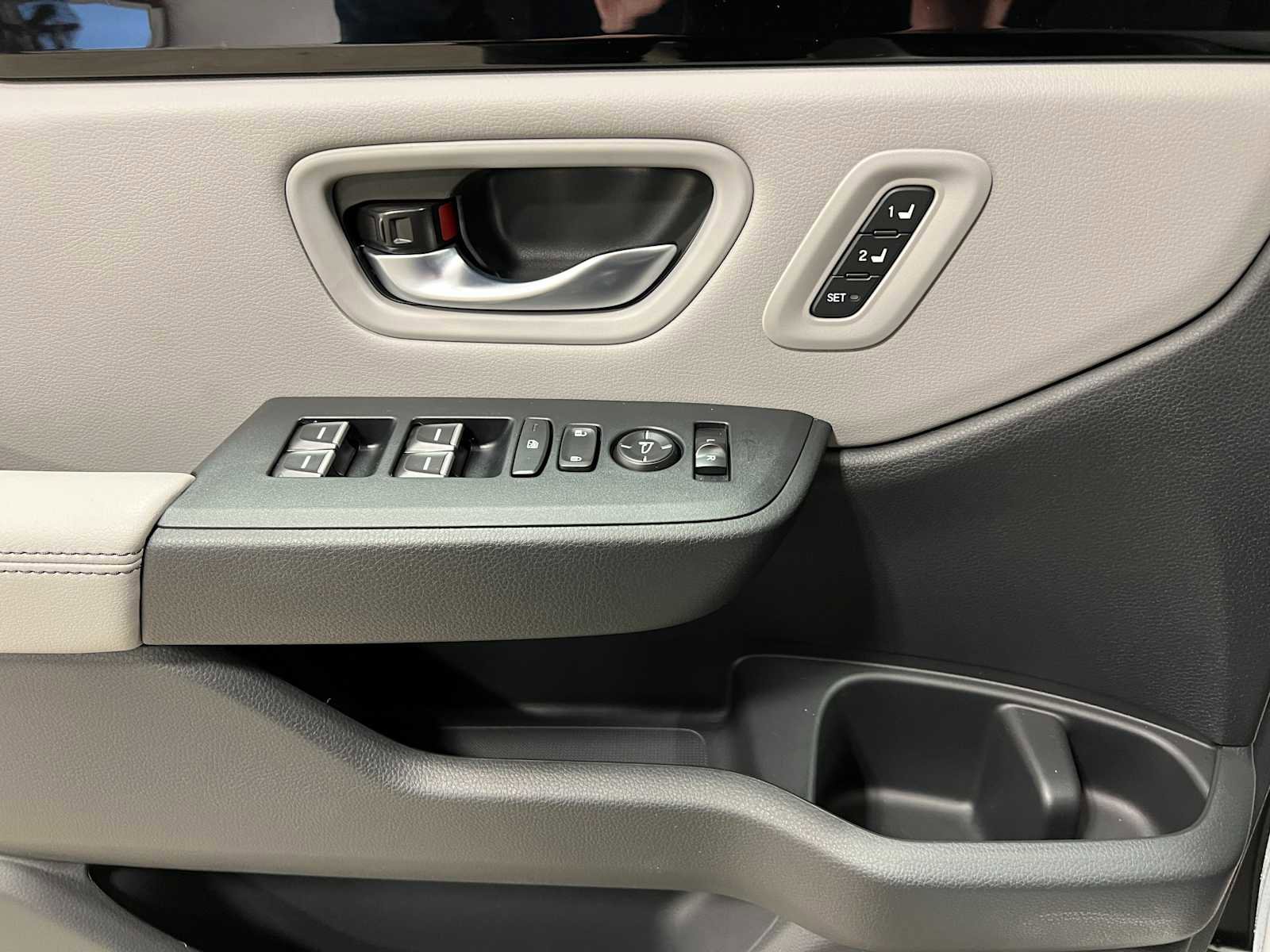 New 2025 Honda Pilot Touring image 12