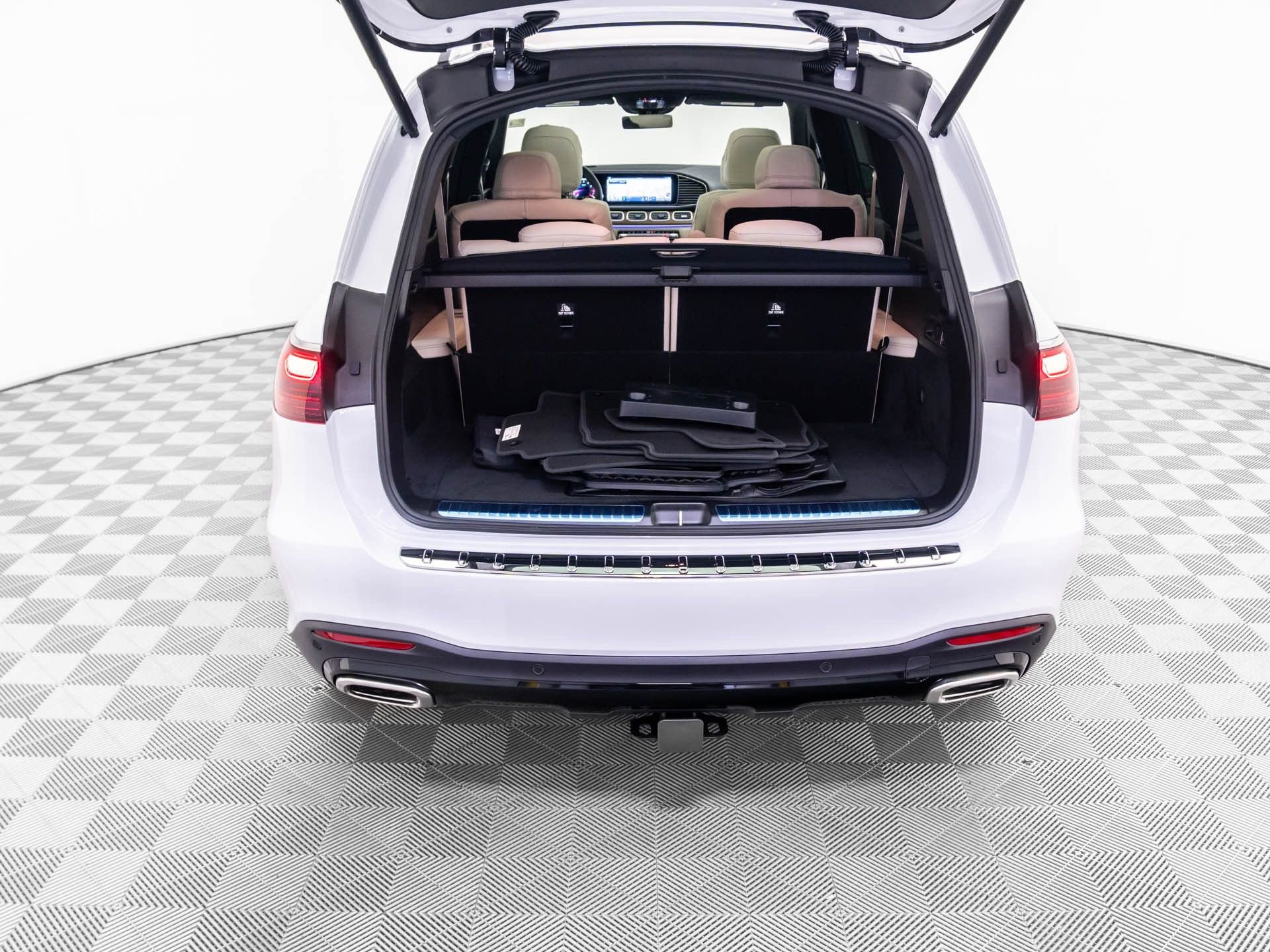 New 2026 Mercedes-Benz GLS 580 4MATIC image 36