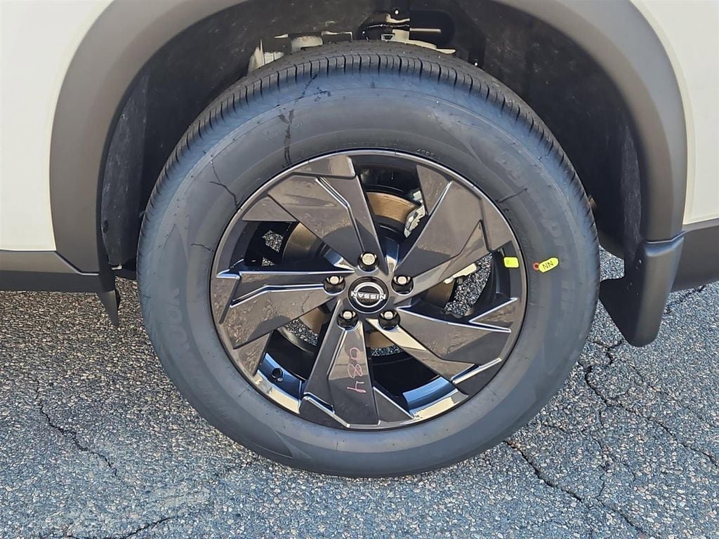 New 2026 Nissan Rogue SV w/ Cold Weather Package AWD/4WD image 4