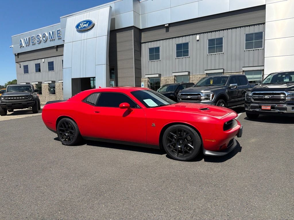 Used 2017 Dodge Challenger R/T Scat Pack RWD image 4