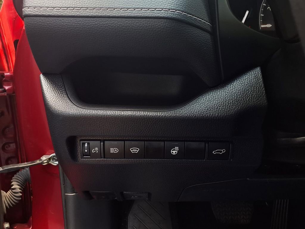 Used 2023 Toyota RAV4 XLE w/ Convenience Package FWD image 14