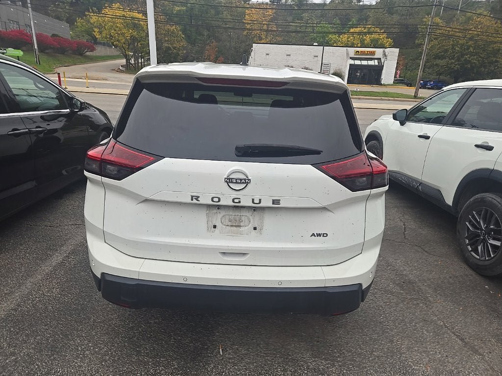 Used 2024 Nissan Rogue S AWD/4WD image 6