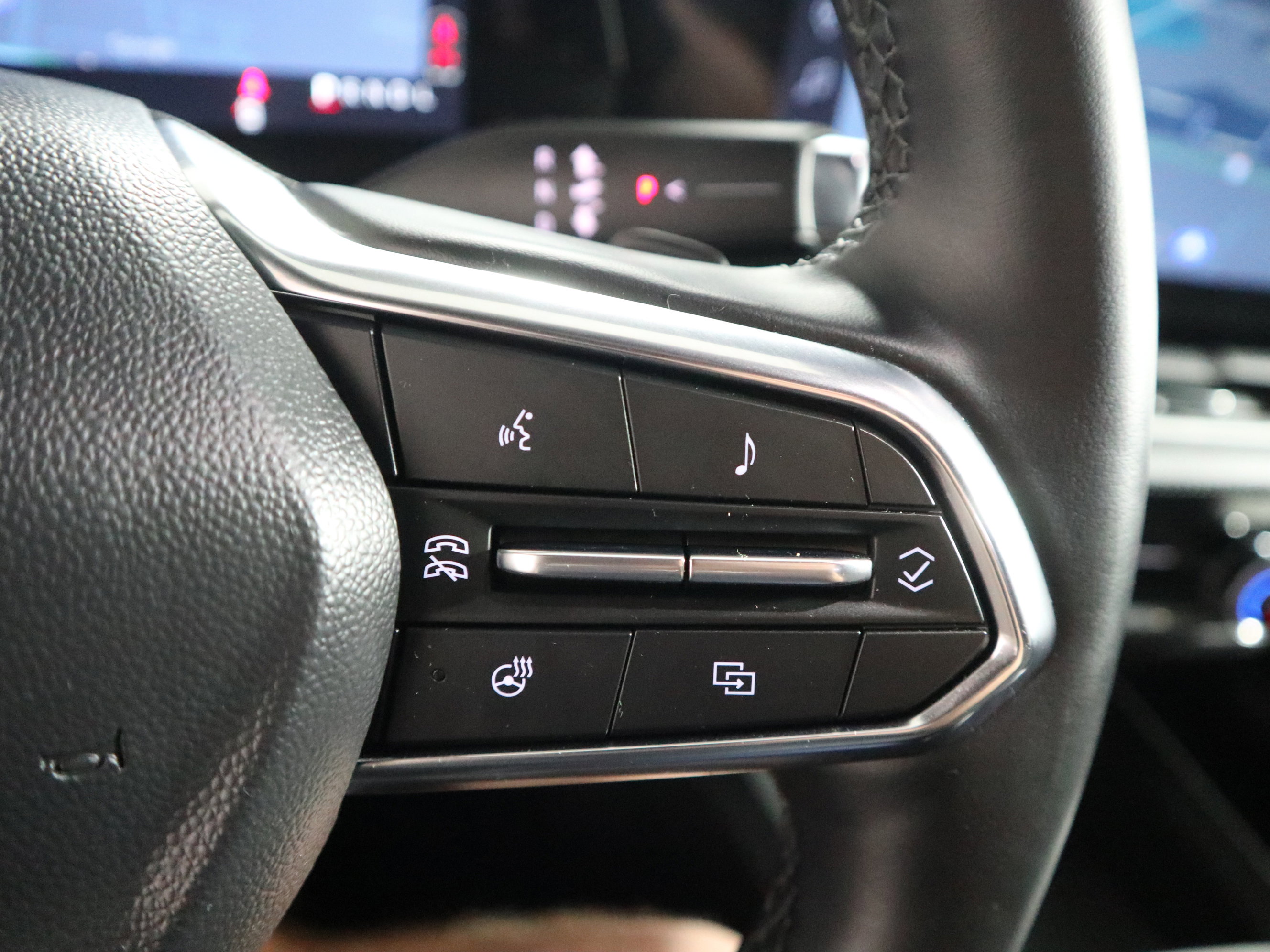 Used 2025 Chevrolet Equinox LT AWD/4WD image 28