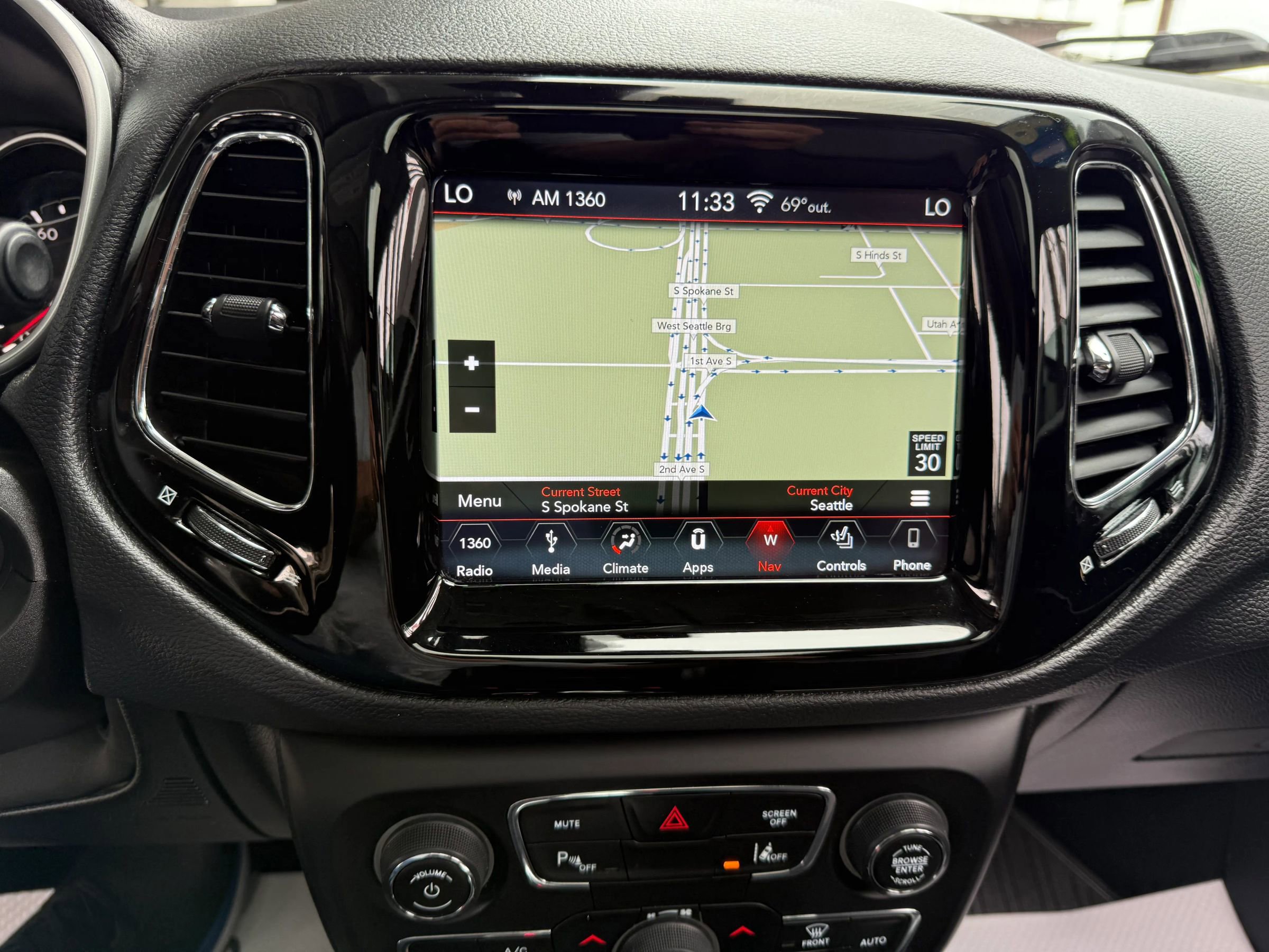 Used 2019 Jeep Compass Latitude image 29