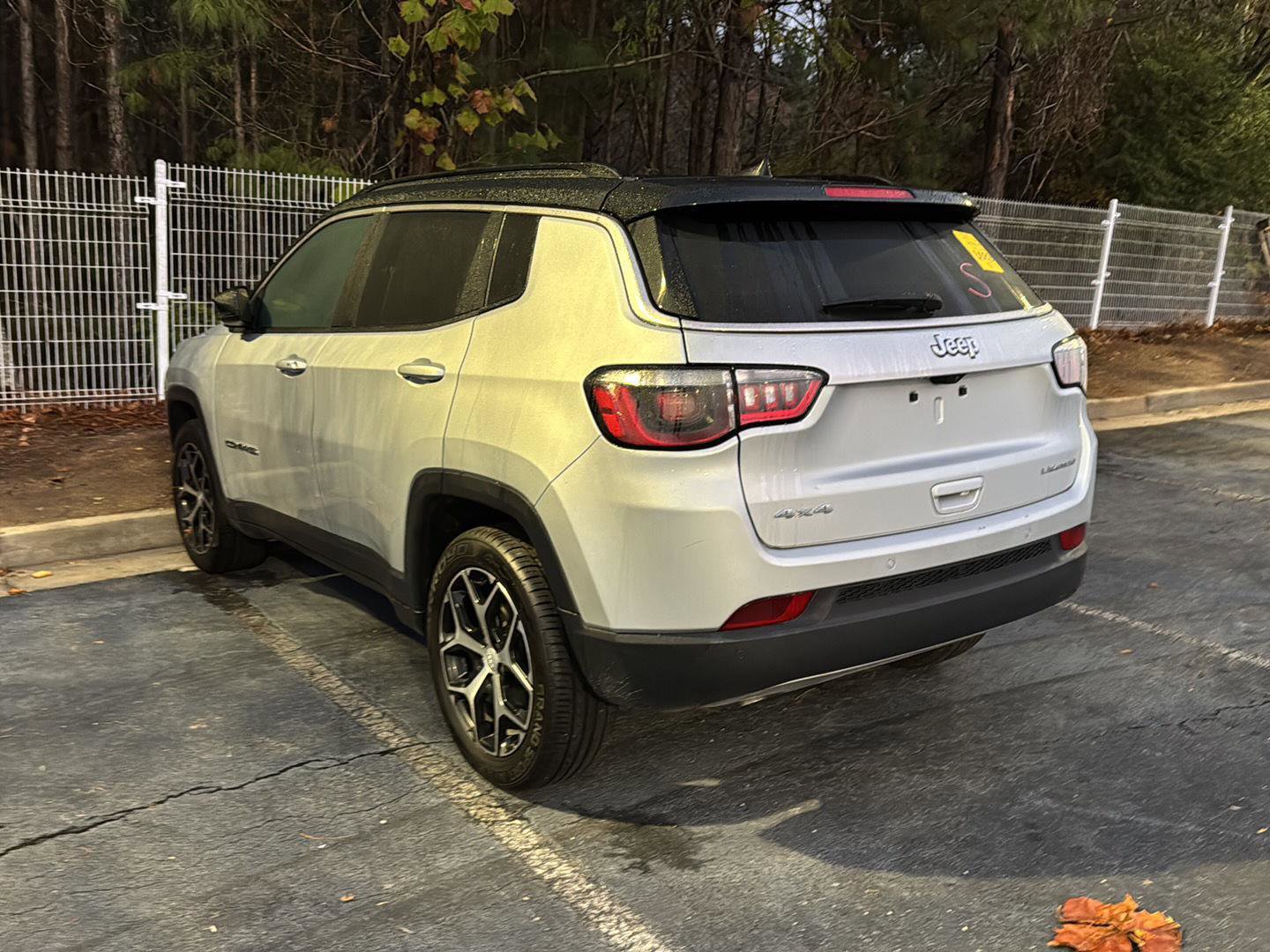 Used 2024 Jeep Compass Limited image 6