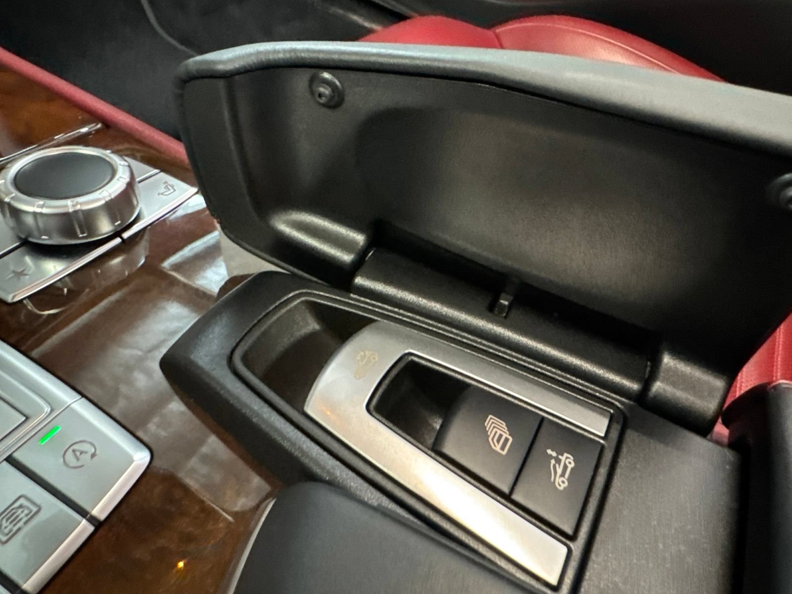 Used 2019 Mercedes-Benz SL 550 image 34