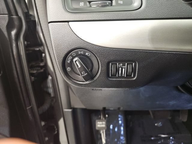 Used 2020 Dodge Grand Caravan GT FWD image 16
