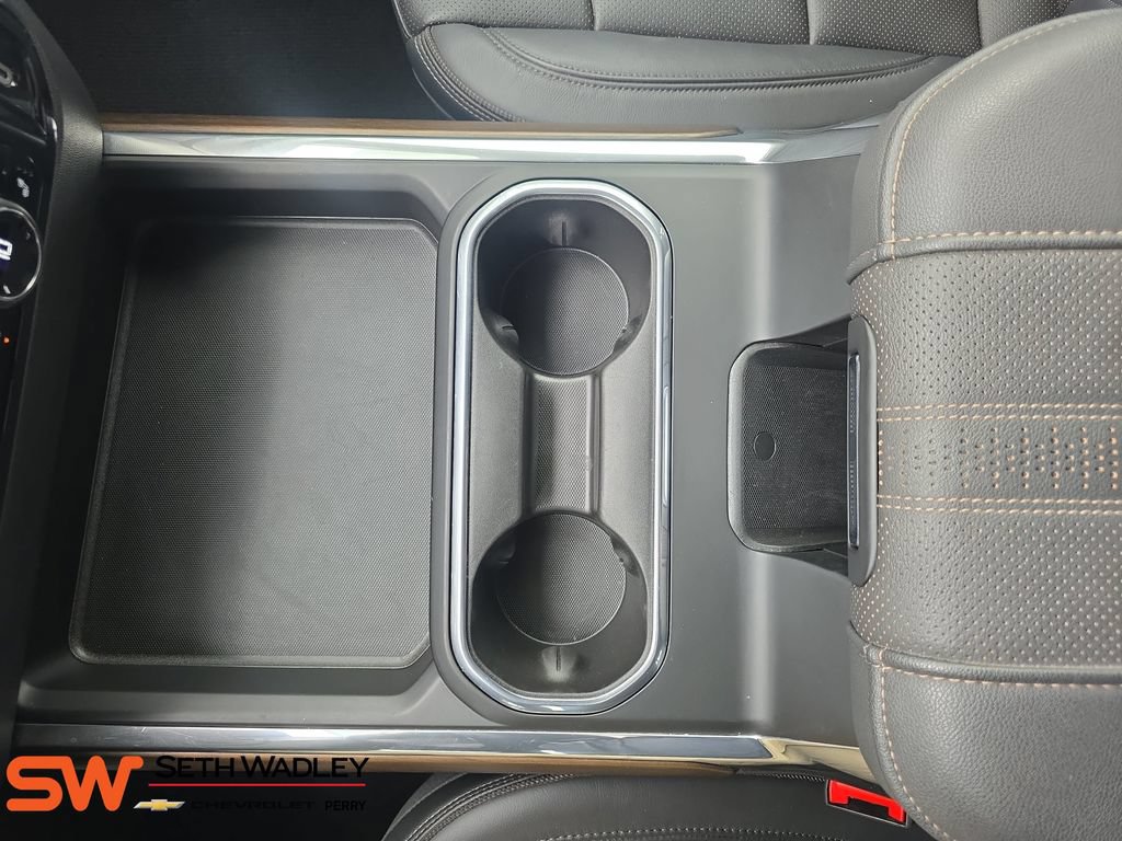 Used 2024 Chevrolet Silverado 2500 High Country w/ High Country Premium Package AWD/4WD image 25