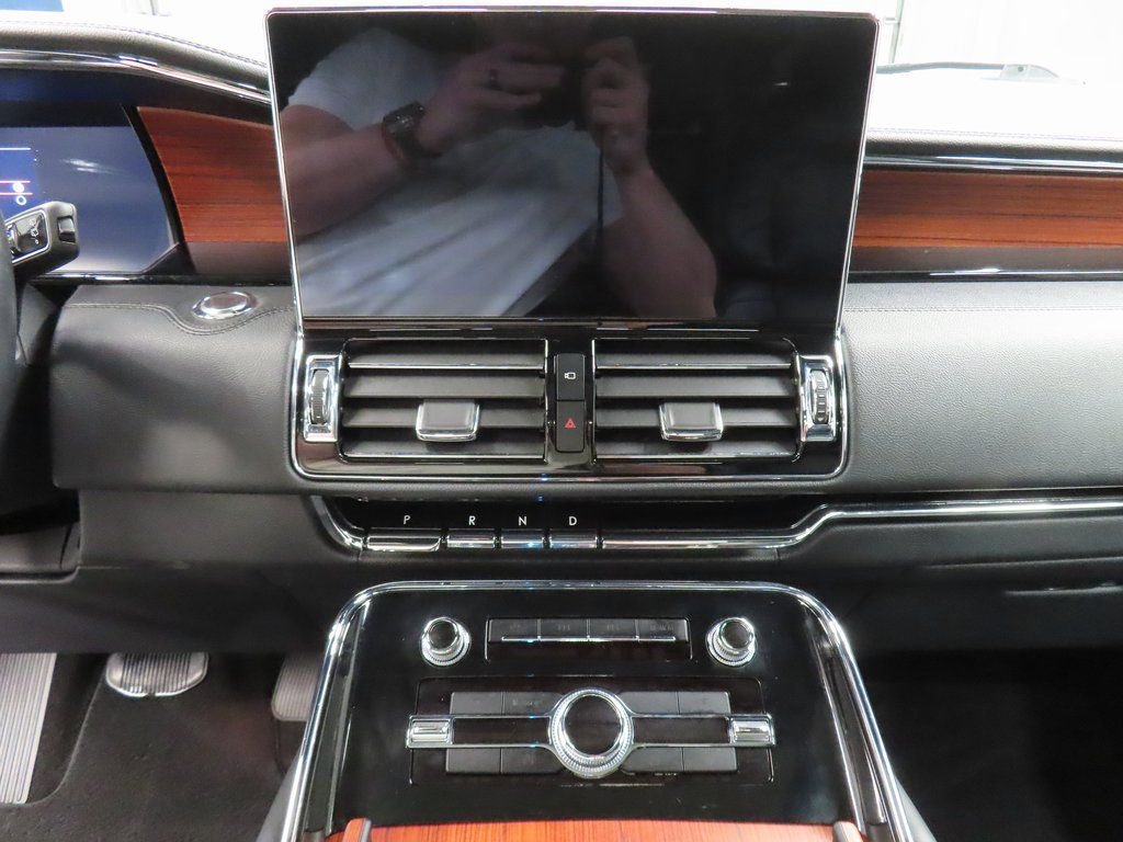 Used 2024 Lincoln Navigator Reserve w/ Equipment Group 201A image 15