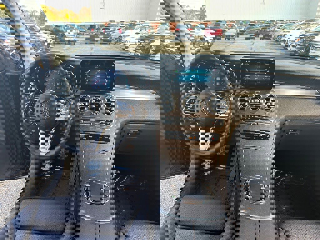 Certified 2022 Mercedes-Benz GLC 300 4MATIC w/ Premium Package Lite image 15