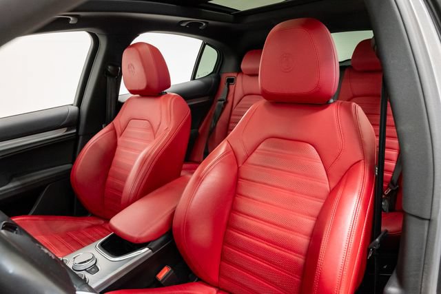 Used 2023 Alfa Romeo Stelvio Veloce AWD/4WD image 10