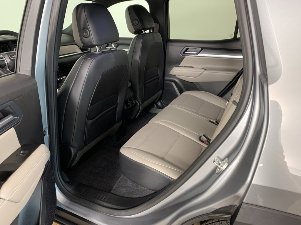 Used 2025 GMC Terrain Elevation w/ Elevation Premium Package image 28