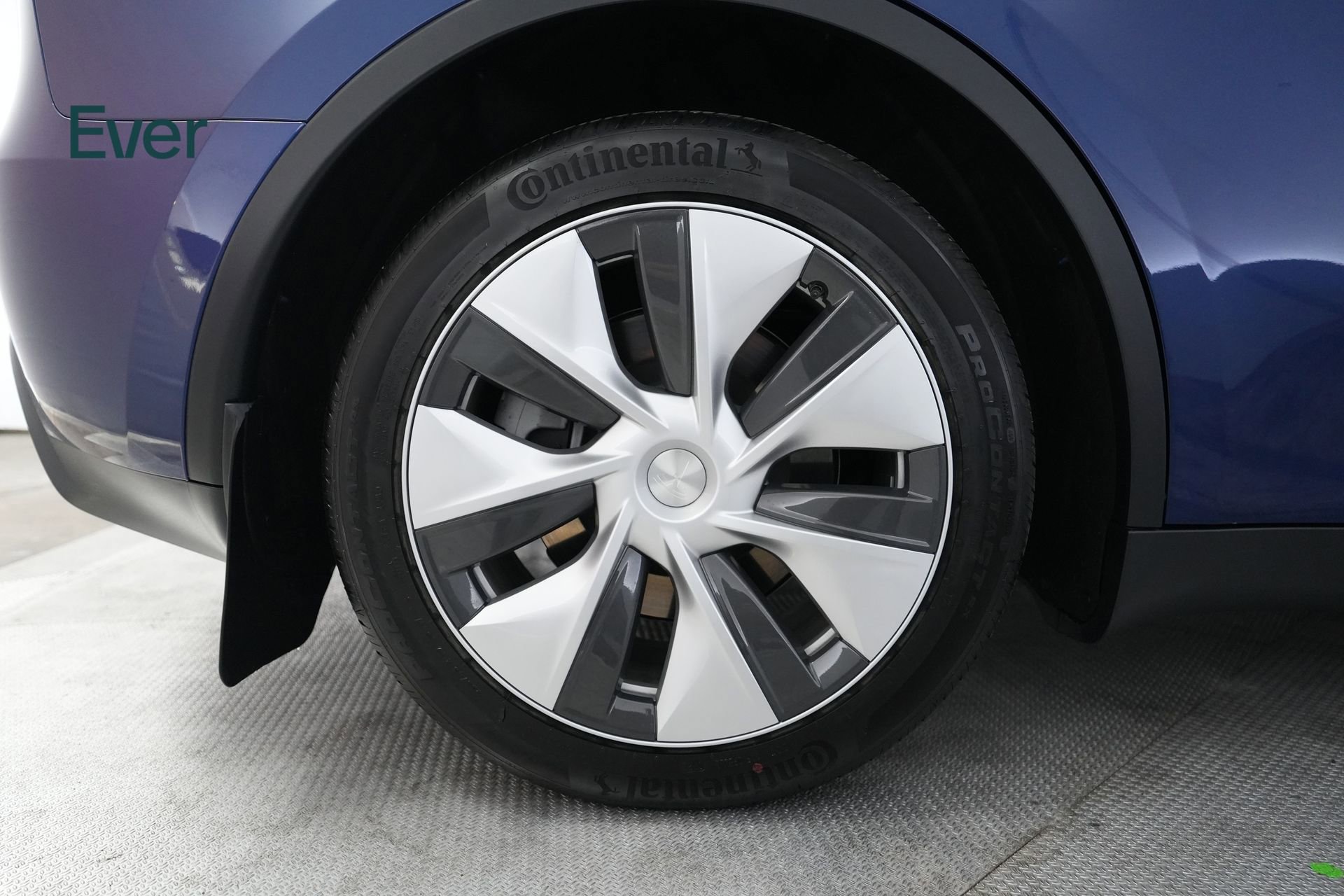 Used 2023 Tesla Model Y Long Range image 22