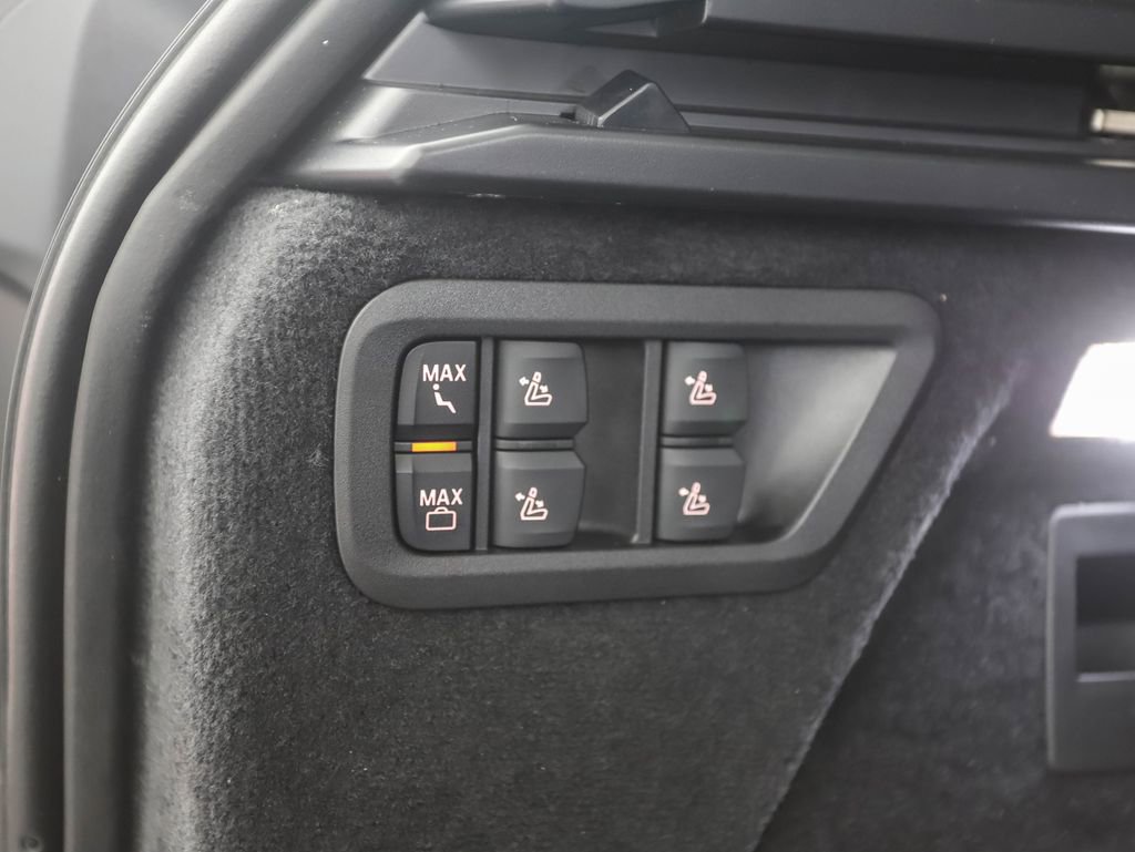 Used 2026 BMW X7 xDrive40i w/ M Sport Package image 27