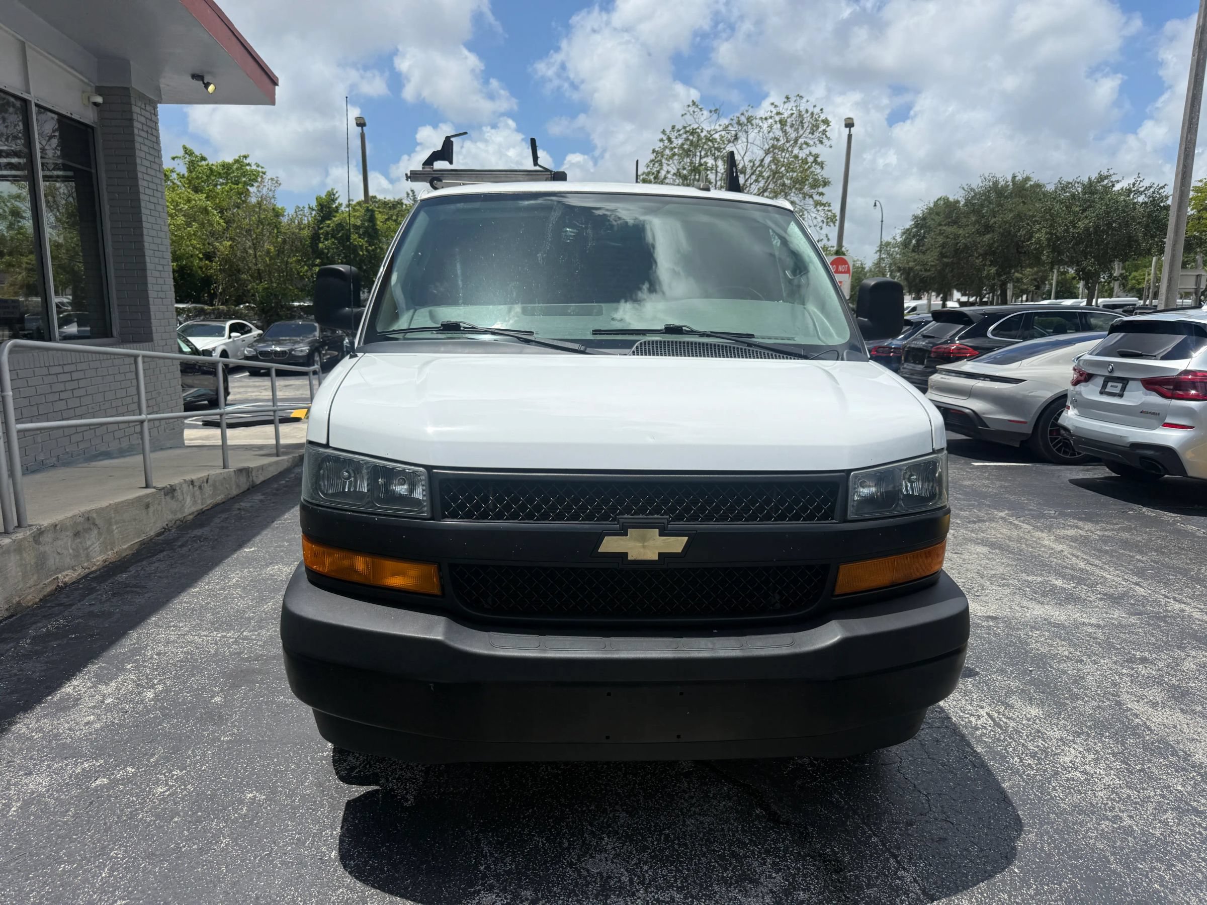 Used 2022 Chevrolet Express 2500 w/ Driver Convenience Package RWD image 2