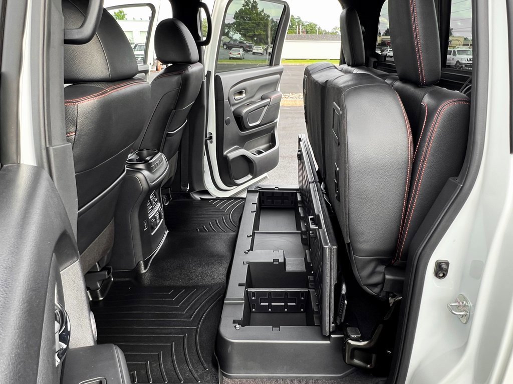 Used 2022 Nissan Titan PRO-4X w/ Pro-4x Convenience Package image 17