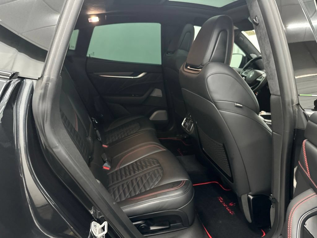 Used 2022 Maserati Levante Trofeo AWD/4WD image 23