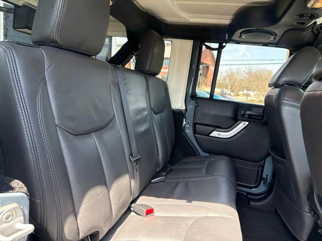 Used 2014 Jeep Wrangler Unlimited Rubicon w/ Connectivity Group image 23
