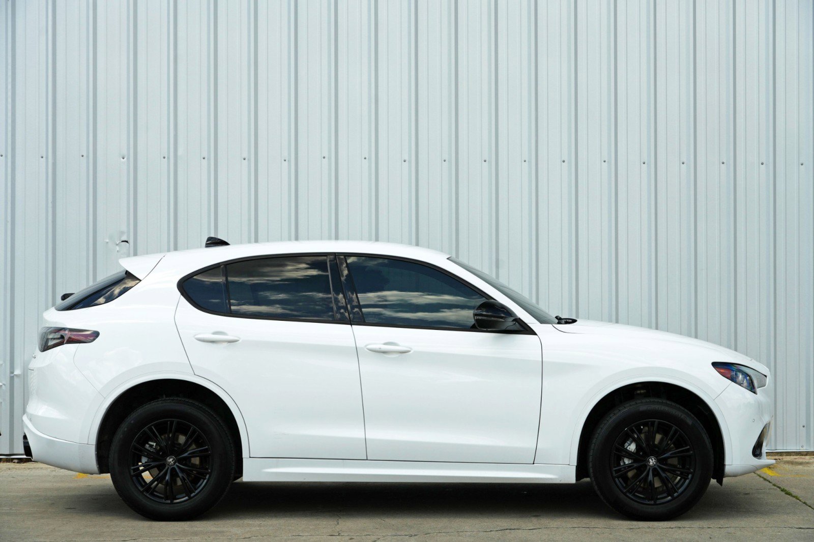 Used 2024 Alfa Romeo Stelvio Sprint image 53