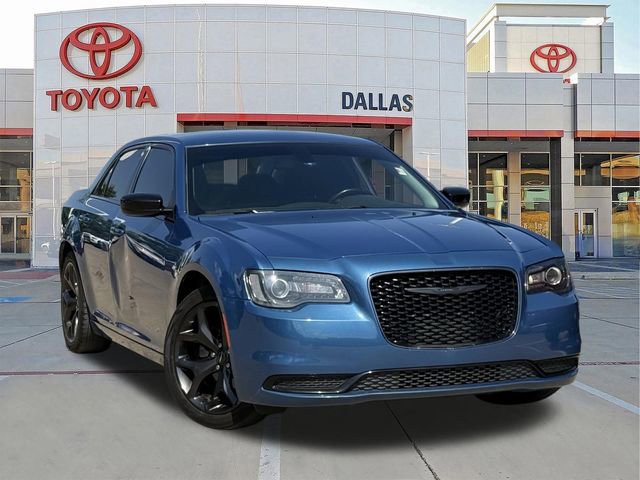 Used 2022 Chrysler 300 Touring w/ Sport Appearance Package RWD video 1