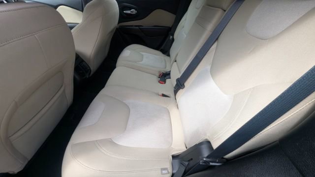 Used 2016 Jeep Cherokee Sport image 19