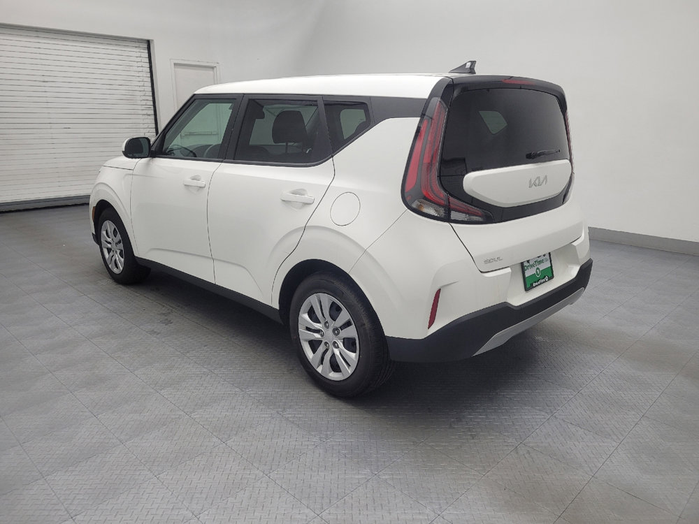 Used 2023 Kia Soul LX image 5