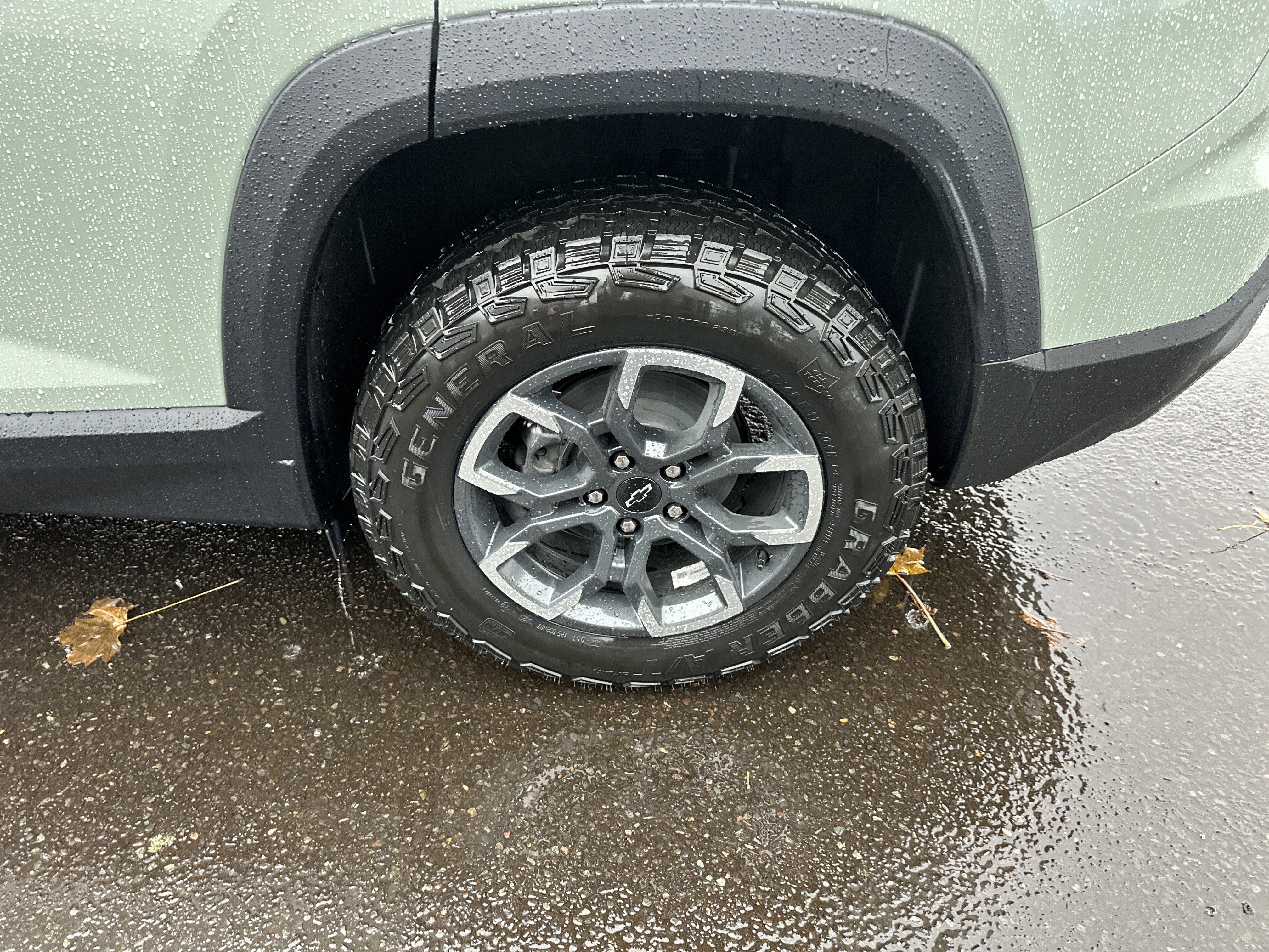 New 2026 Chevrolet Equinox ACTIV image 24