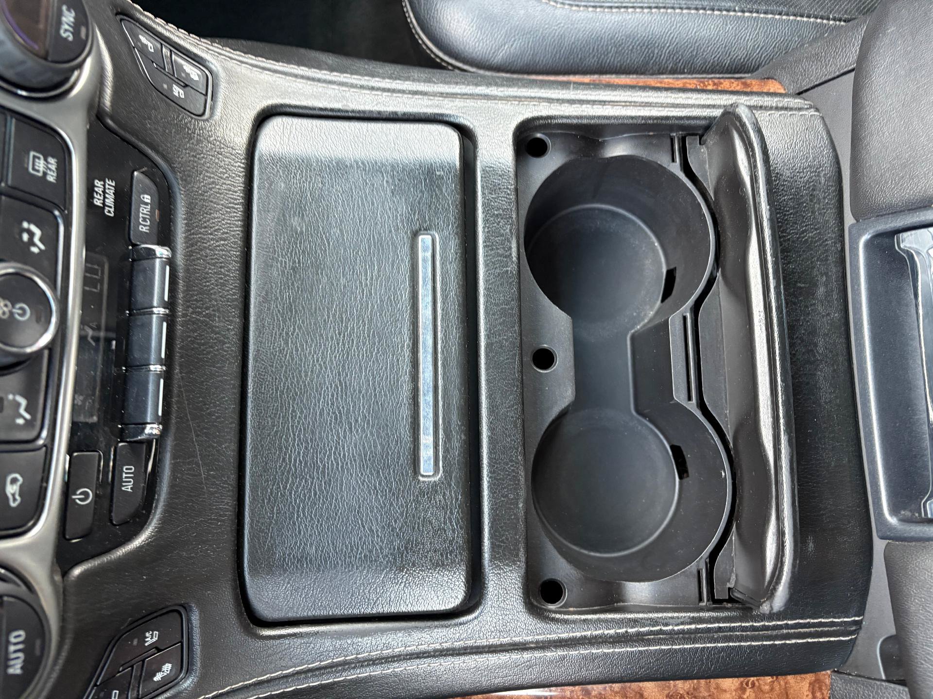 Used 2015 Chevrolet Suburban LTZ AWD/4WD image 31