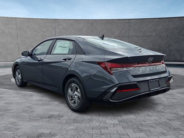 New 2026 Hyundai Elantra SE FWD image 5