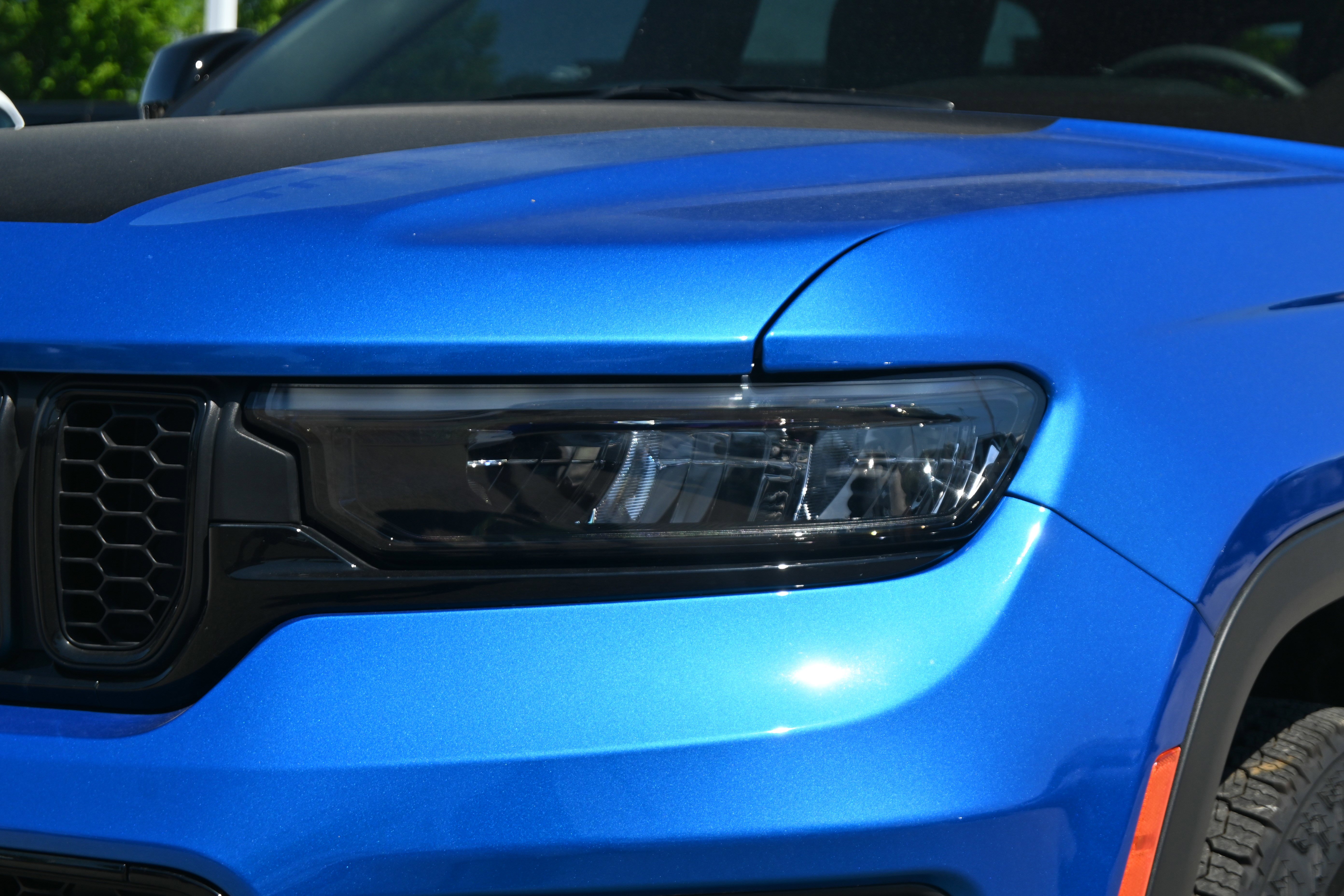 Used 2024 Jeep Grand Cherokee Trailhawk w/ Luxury Tech Group III AWD/4WD image 6
