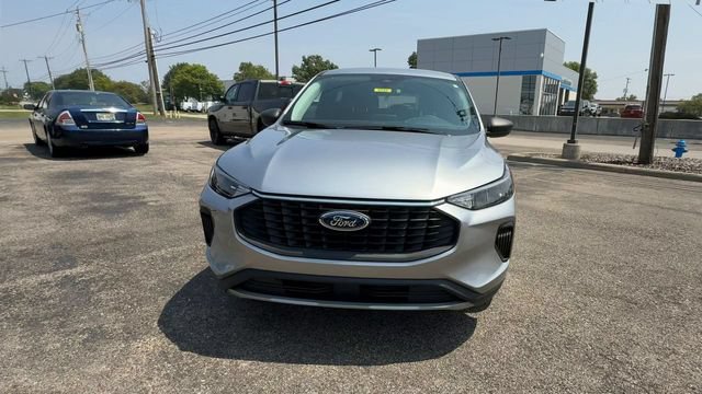 Used 2023 Ford Escape Active AWD/4WD image 3