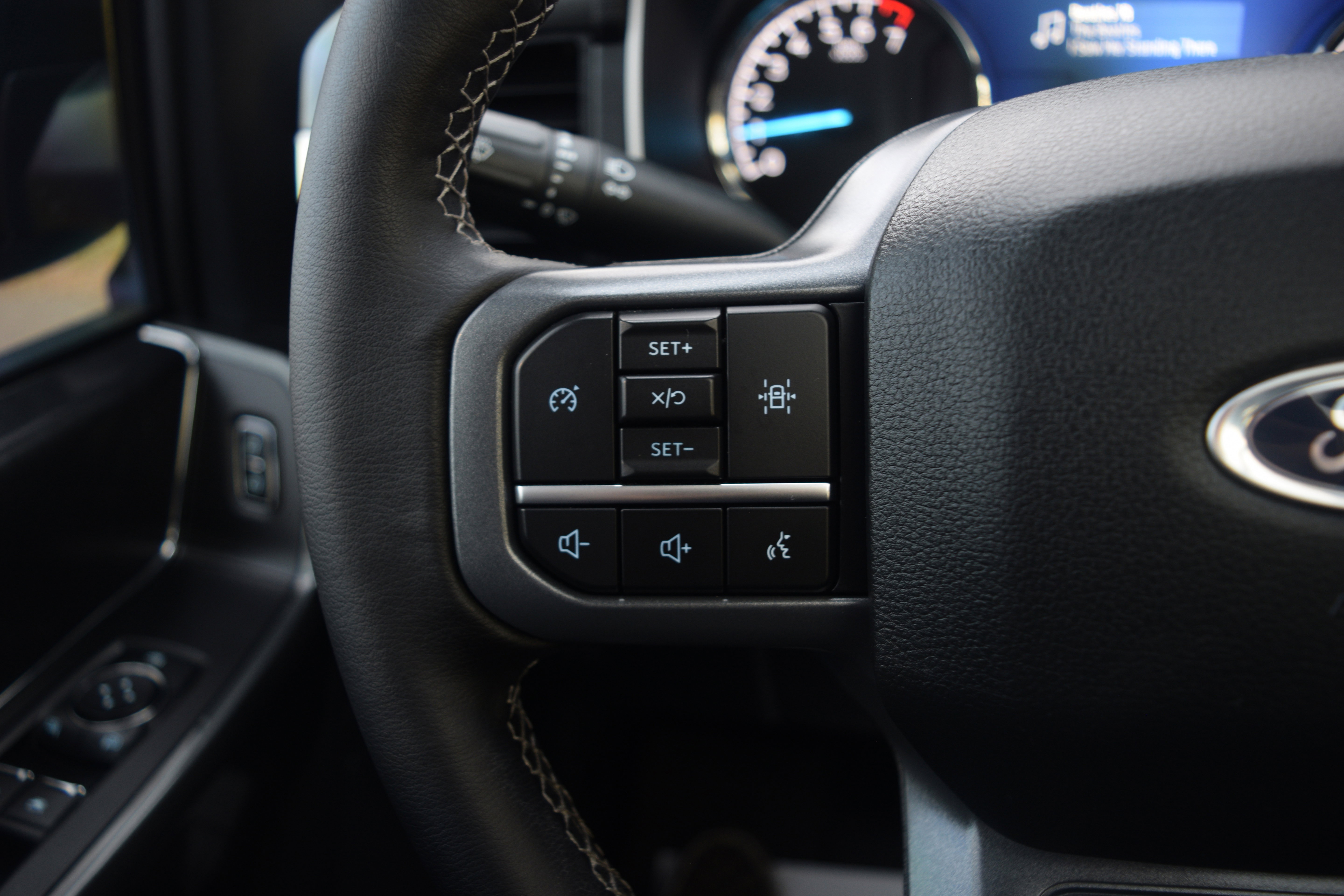 Used 2023 Ford F150 XLT w/ Equipment Group 302A High image 6