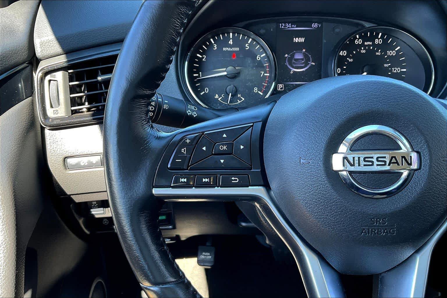 Used 2018 Nissan Rogue Sport SV w/ SV Technology Package FWD image 23