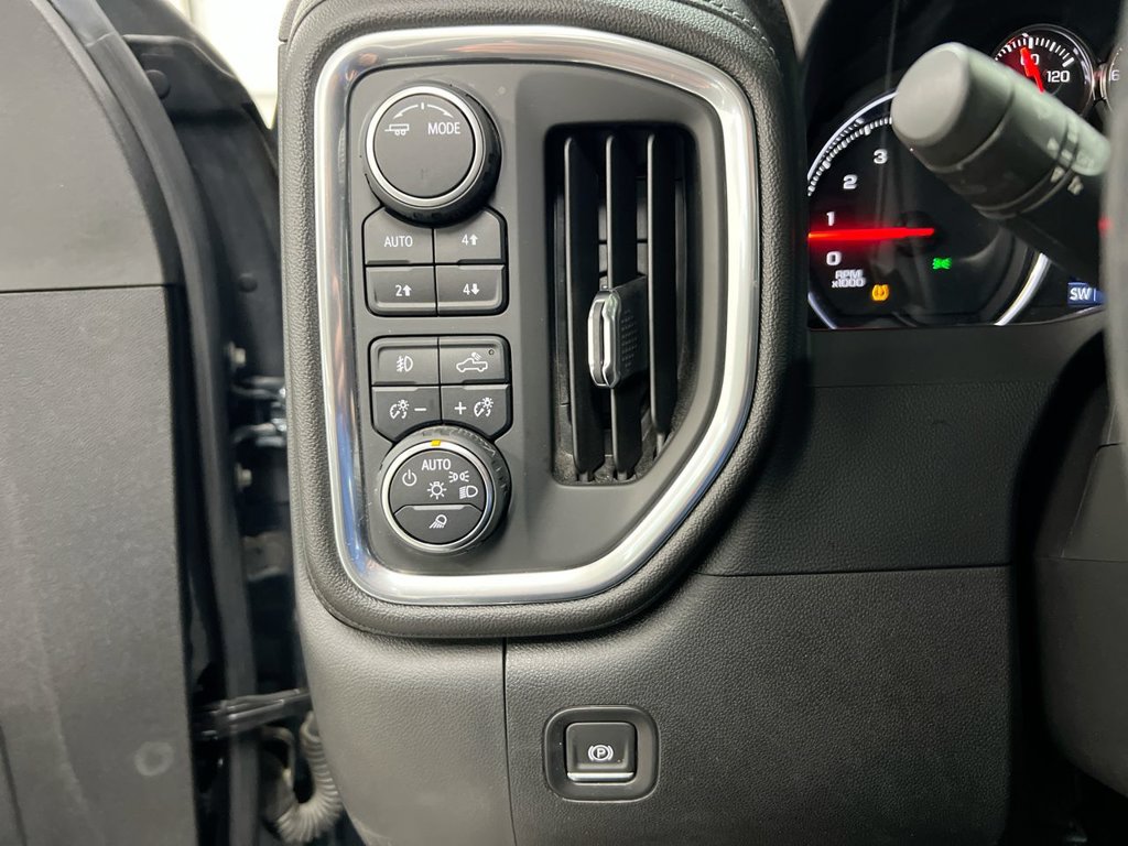 Used 2020 Chevrolet Silverado 2500 LTZ w/ LTZ Convenience Package AWD/4WD image 18