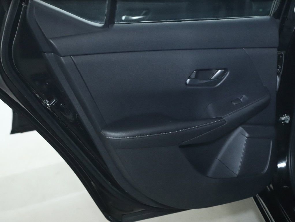 Used 2024 Nissan Sentra SV FWD image 14
