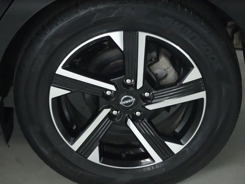 Used 2024 Nissan Sentra SV FWD image 39