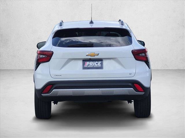 Used 2025 Chevrolet Trax LT FWD image 6