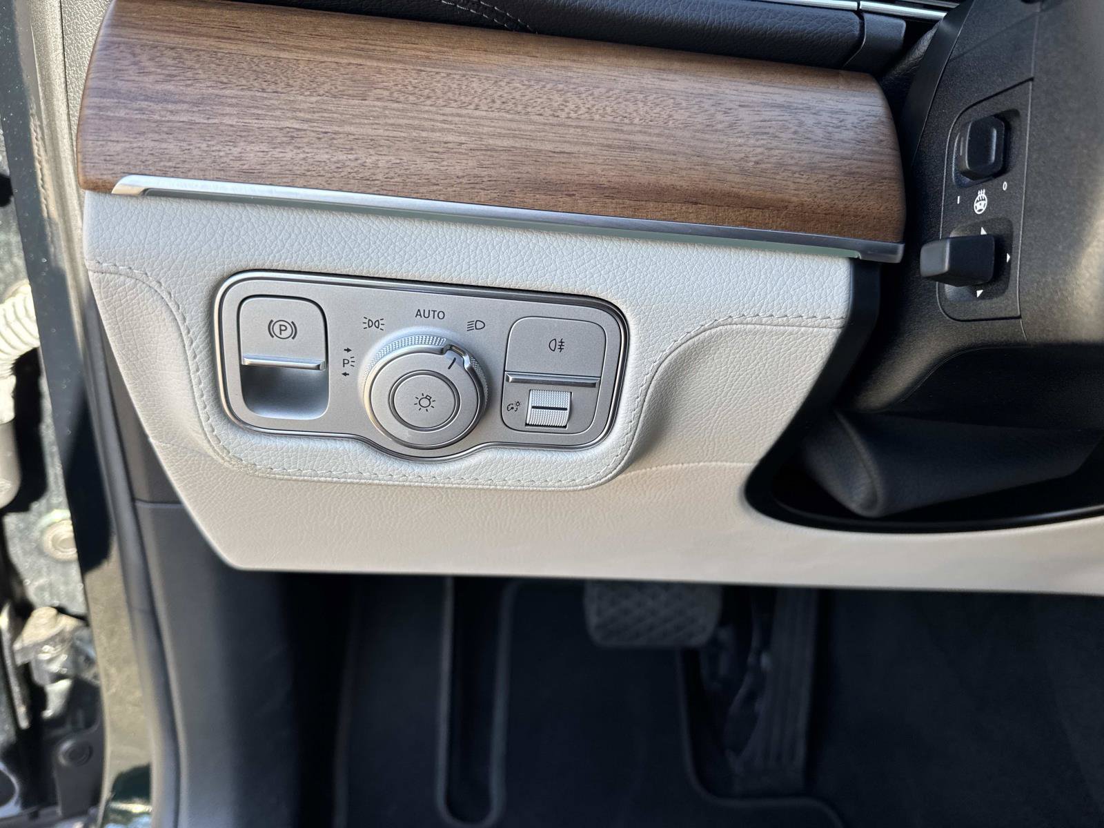 Certified 2021 Mercedes-Benz GLE 450 4MATIC image 37