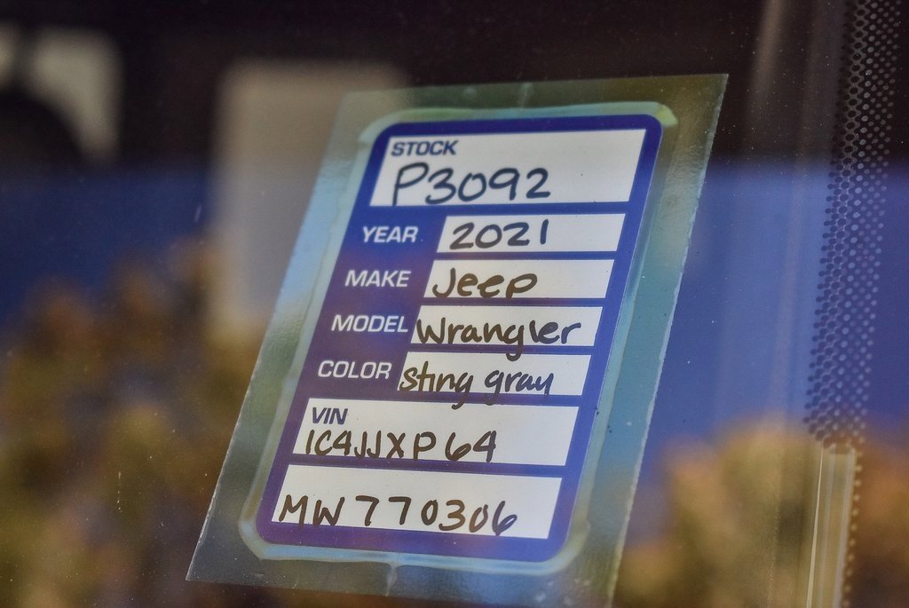 Used 2021 Jeep Wrangler Unlimited Sahara w/ Cold Weather Group image 27