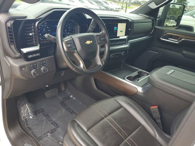 Used 2024 Chevrolet Silverado 3500 High Country w/ Technology Package AWD/4WD image 4