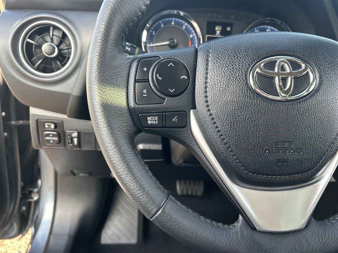 Used 2018 Toyota Corolla SE FWD image 20