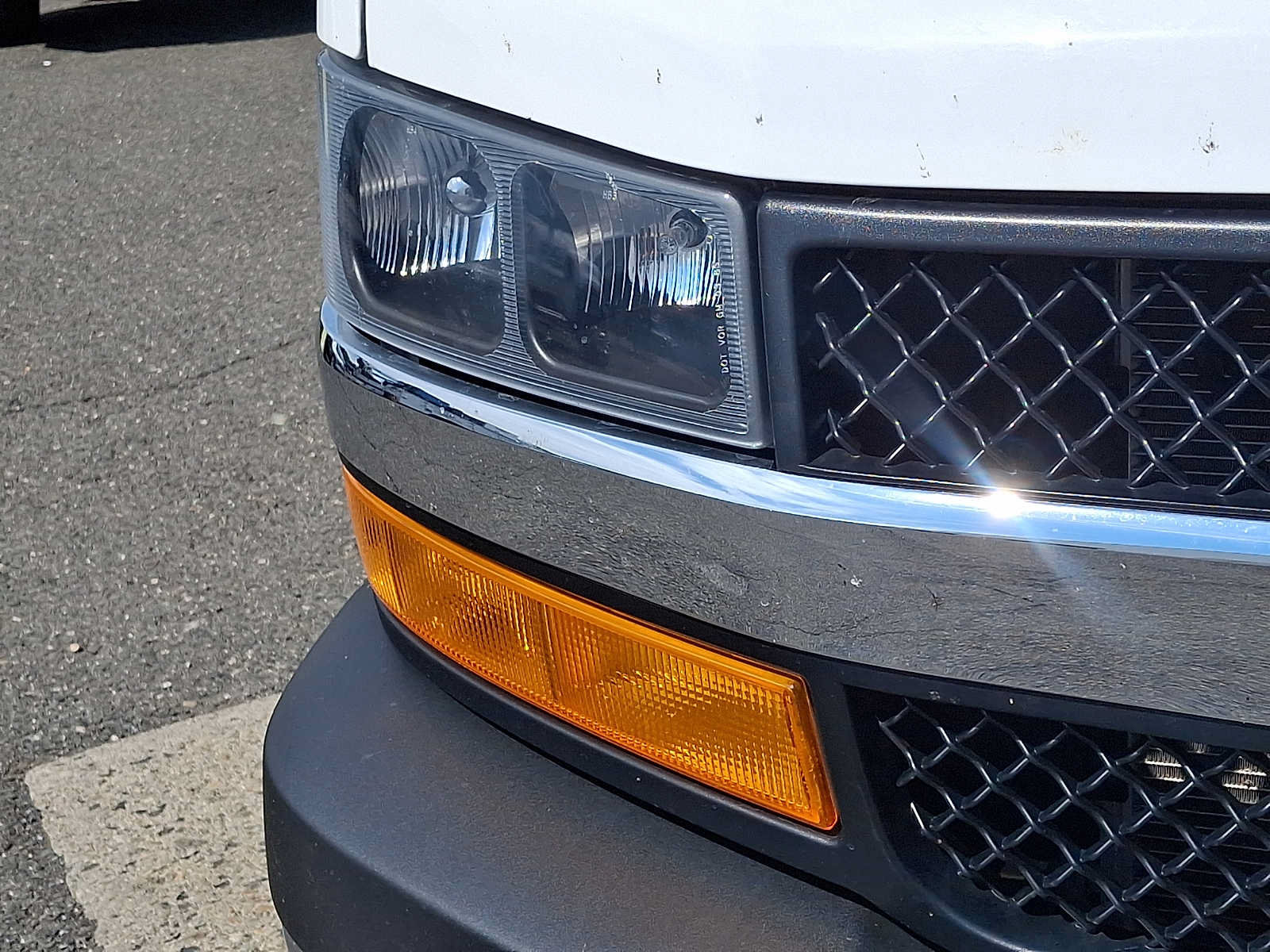 Used 2025 Chevrolet Express 2500 w/ Driver Convenience Package RWD image 9